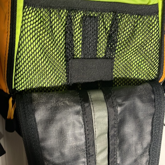 Camelbak Rocket Hydration Hiking Backpack - Picture 7 of 11